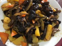 -华龙特色大骨鸡农家菜馆