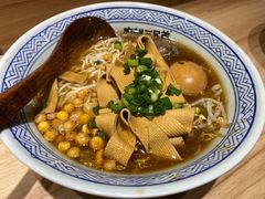 金牌小面-魔都三兄弟酸辣粉·蘸卤炸串(虹桥万科店)