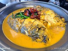 外婆秘制鱼头配大油条-小城外婆肴私房菜.十年品牌(上地店)