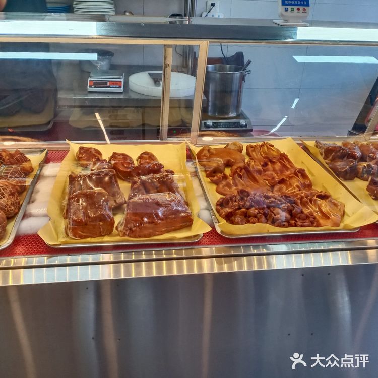 正宗有味的东北铁锅炖，分量很足