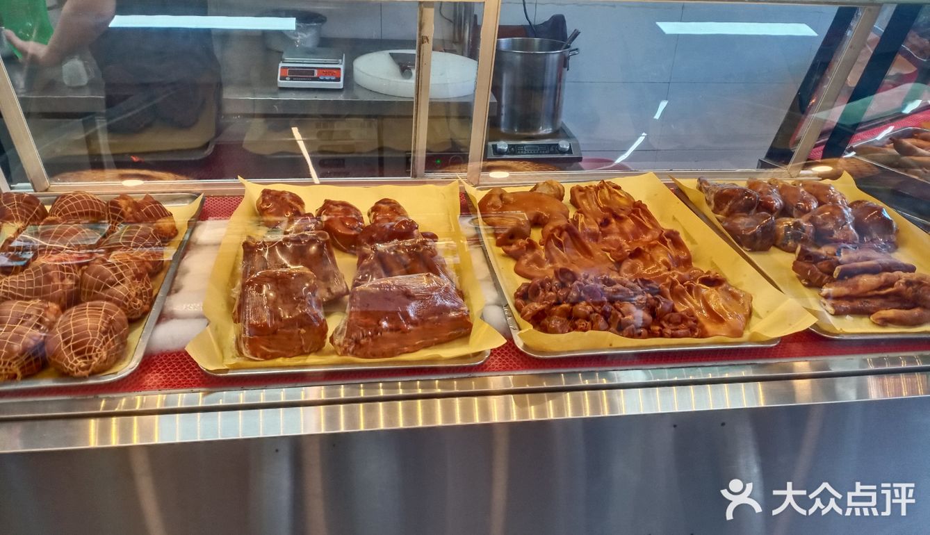 正宗有味的东北铁锅炖，分量很足