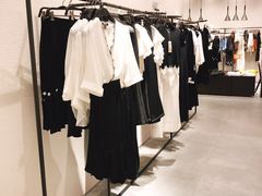 -URBAN REVIVO(七宝领展广场店)