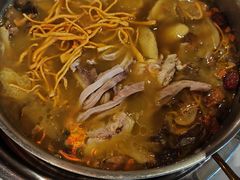 -菌山里·野生菌猪肚包鸡(阳光花园店)