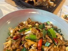 -彩云天云南餐厅