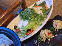 -老牌坊云南鱼豆花火锅(哈西万达店)