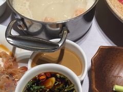 -红鼎豆捞·非遗鲍皇汤火锅(宝丰路店)