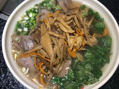 -黔阿牛菌汤牛肉粉全牛火锅(喷水池店)