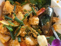 -Chom Cafe and Restaurant