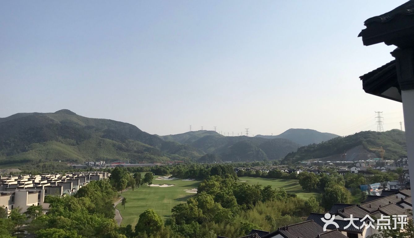 莫干山观云高尔夫庄园，位于中国千年名山