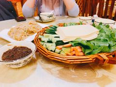 -鹤乡东北菜(崮山路店)
