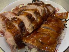 烧鹅拼叉烧饭-吾家香港烧腊专门店