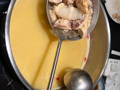 -鲜入唯煮·港式海鲜牛肉火锅(金宝街店)