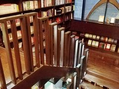 -钟书阁(松江泰晤士小镇店)