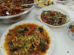 -乡土特色.冷锅鱼.牦牛肉汤锅