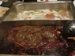 -百年川椒重庆老火锅(光谷店)