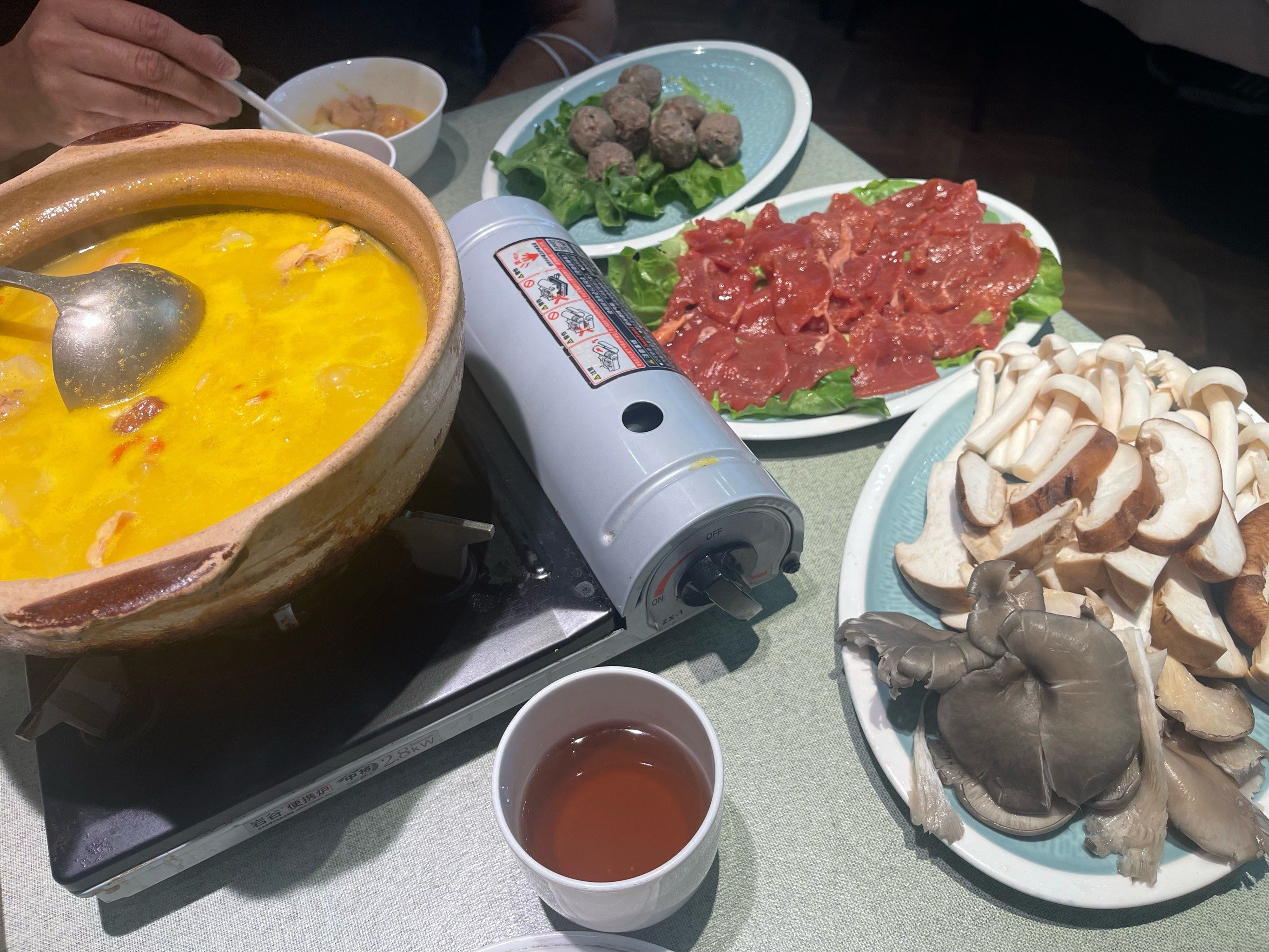 来顺德吃了无数次～第一次尝试花胶鸡打边炉