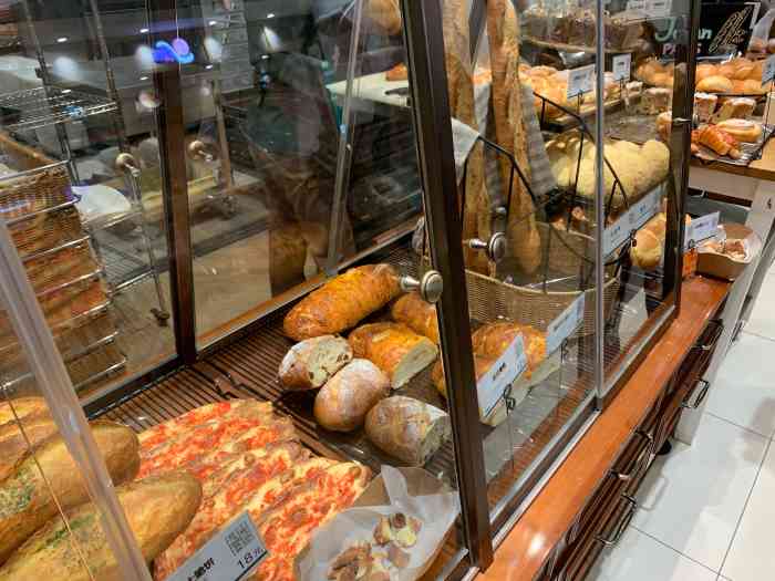 johanparis-"大众推送了很多次,朋友也有推荐这家.正好.