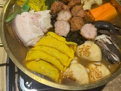 -东口码头·烧鸽子·鱼头泡饼·地方菜(金鹰悦城店)