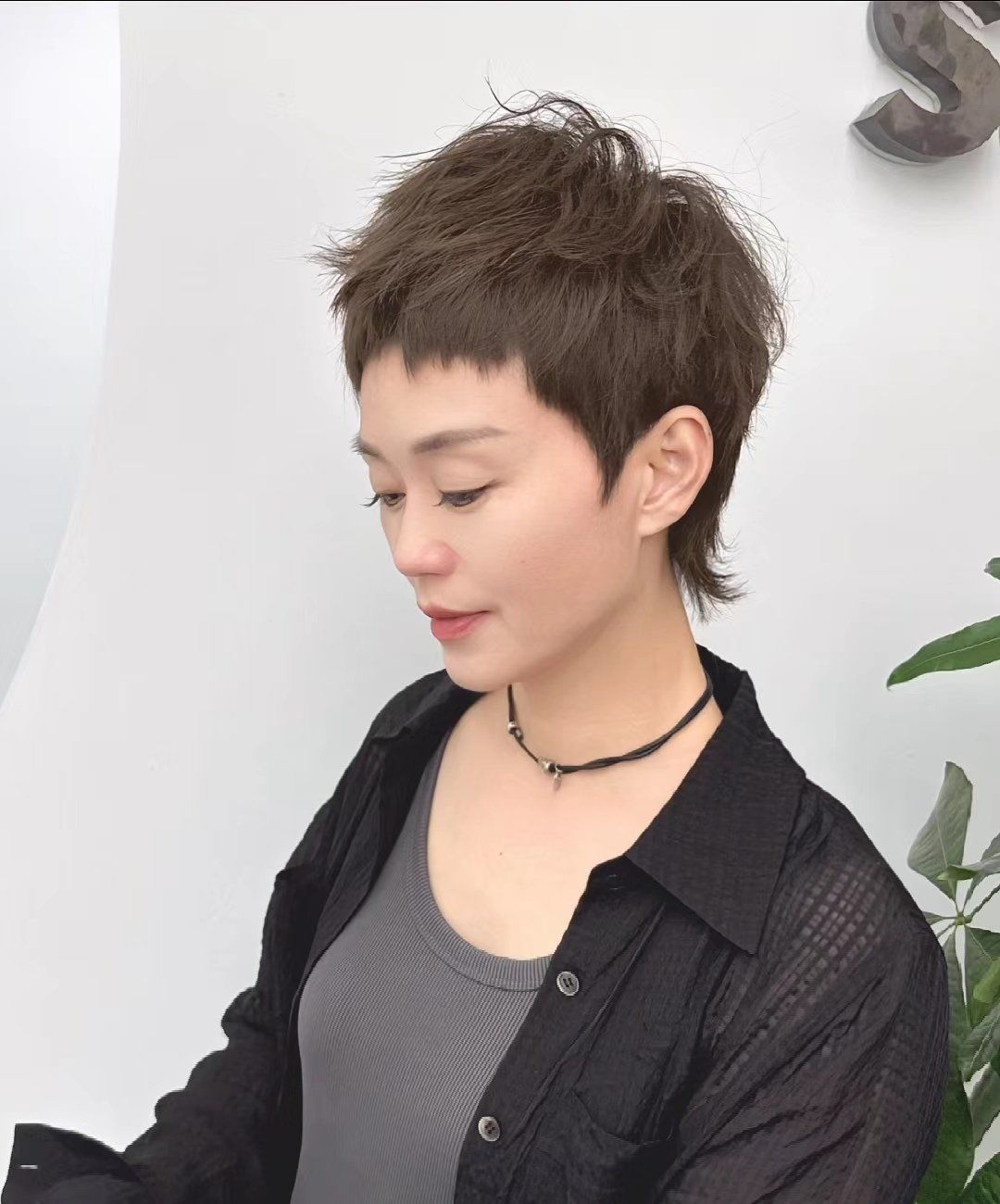 帅气短发大变身
