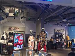 -阿迪达斯(武林银泰三叶草店)