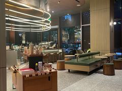 大堂-星巴克臻选(上海虹桥新天地三店)