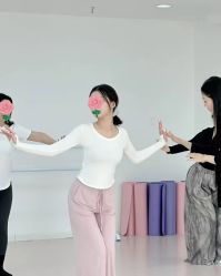 -深舞形体民族舞蹈工作室