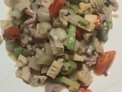 腌菜山笋炒肉-臭桂鱼儿特色餐厅(朝晖七小区北区店)