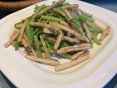 芋丝炒芹菜-龙井壹号·茶缘山景宴(龙井村店)
