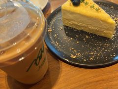-Chom Cafe and Restaurant
