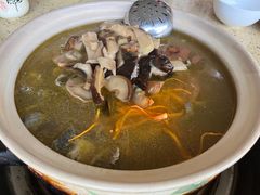 -杨记山珍鸡煲菌汤锅