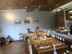 面包甜点陈列柜-那家面包房(珠江路店)