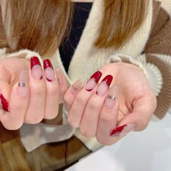 -花岐款式专研健康美甲沙龙