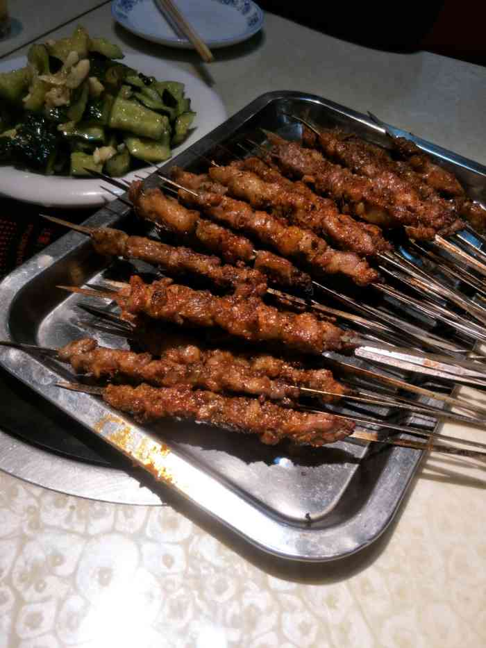 胡记烧烤-"这家胡记烧烤在胜利路太空舱果木烤吧西边,.