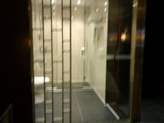 -武汉光谷广场杨家湾地铁站怡程酒店