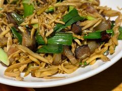 笋丝炒腊肉-胡马八破·川菜小馆(高新万达店)