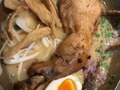 酱油白汤鸡腿叉烧拉面-FROM FARM八亩农场(三里屯店)