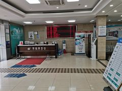 -上海大学附属上海和平眼科医院