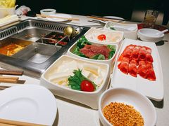 -海底捞火锅鲜切牛肉主题店(长寿路店)