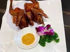 脆皮妙龄乳鸽-最忆早茶(蜀汉路店)
