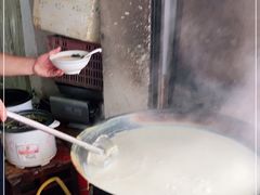 -云南大锅豆浆店