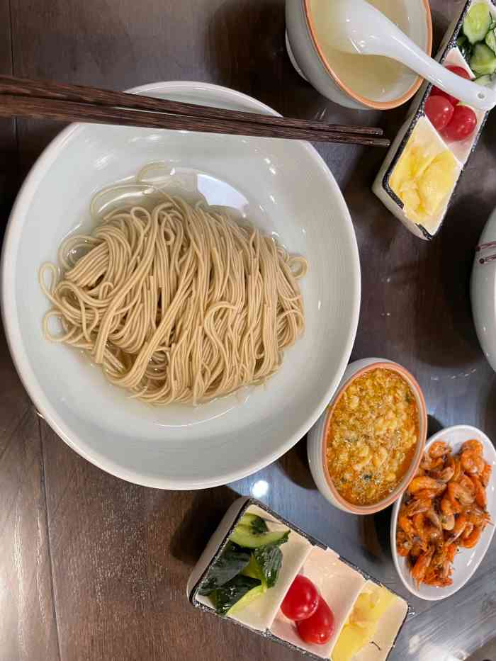 裕兴记面馆(人民广场店)-"[调皮]首页一直推荐的蟹黄面,离住的地方.