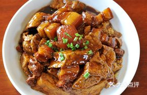 Siqu Bridge Fried Tofu Braised Pork