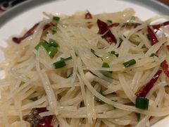 酸辣土豆丝-老郑家东北春饼(龙悦居店)