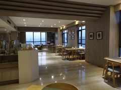 -西安大雁塔科技大学地铁站亚朵酒店