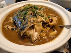 -鱼鲜饭香·招牌汽锅剁椒鱼头王