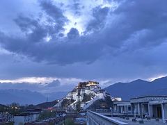 -平措康桑·和牛自助观景餐厅(布达拉宫店)