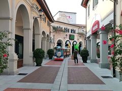 -佛罗伦萨小镇广佛名品奥特莱斯(疏港路店)