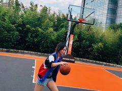 -洛克公园·篮球·足球·羽毛球(莘庄店)