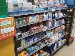 零售区-全家便利店(虹桥路四店)