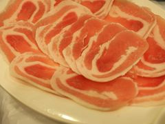 猪肉-鲜入围煮花胶鸡海鲜火锅